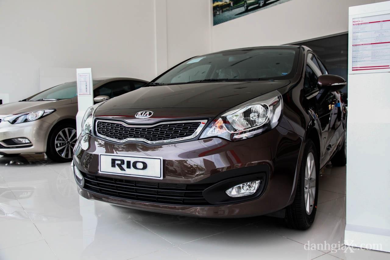 Hình ảnh chi tiết Kia Rio Sedan có giá bán 490 triệu đồng tại Việt Nam