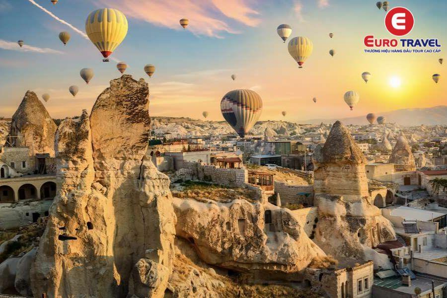 Khám phá Cappadocia – Du lịch bằng khinh khí cầu tại Thổ Nhĩ Kỳ