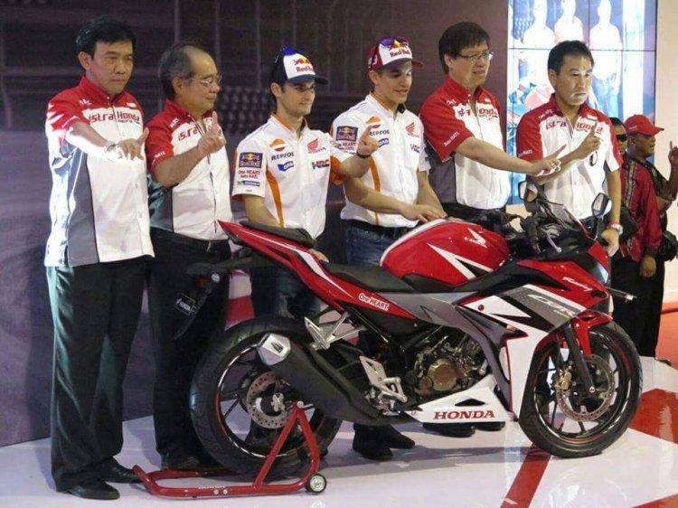 CBR150 2016 có giá bán hơn 105 triệu đồng khi về Việt Nam