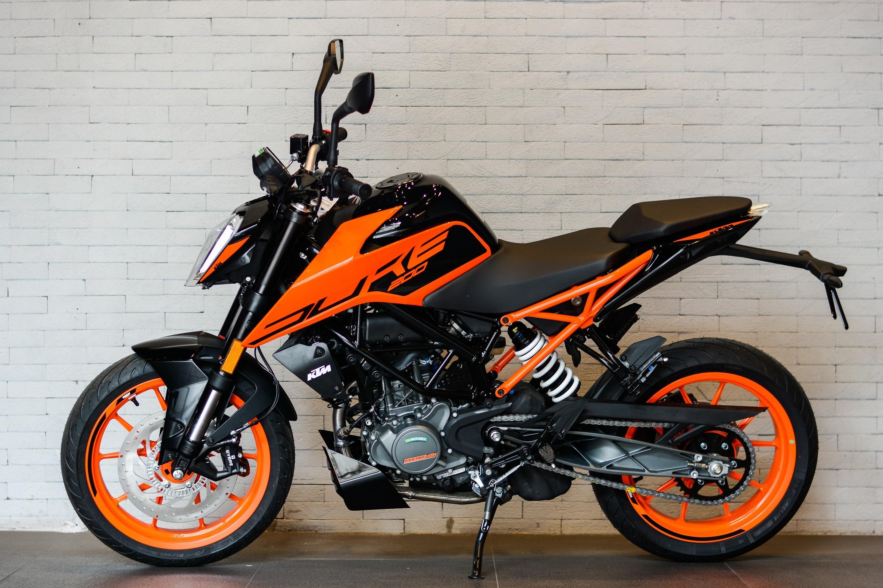 KTM Duke 200 2023 có gì hấp dẫn với giá gần 140 triệu đồng?