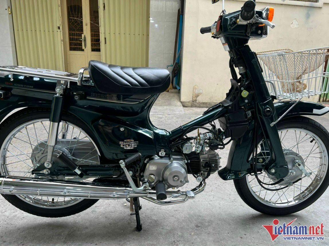 Người Việt trúng đấu giá, bỏ 250 triệu mua Honda Cub 82 đời 2001 "còn zin"