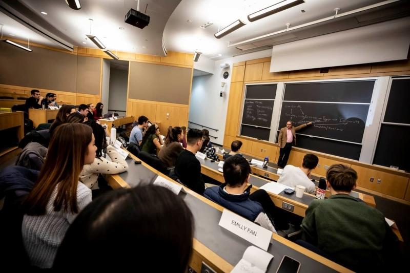 Tiêu chuẩn vào Đại Học Harvard cần những gì?