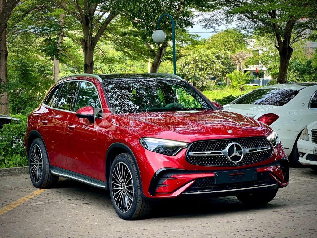 Mercedes GLC 300 Màu Đỏ – Tình yêu & sự lãng mạn