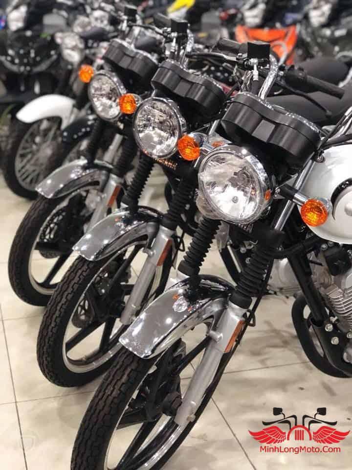 YB125 về cửa hàng xe máy Minh Long.