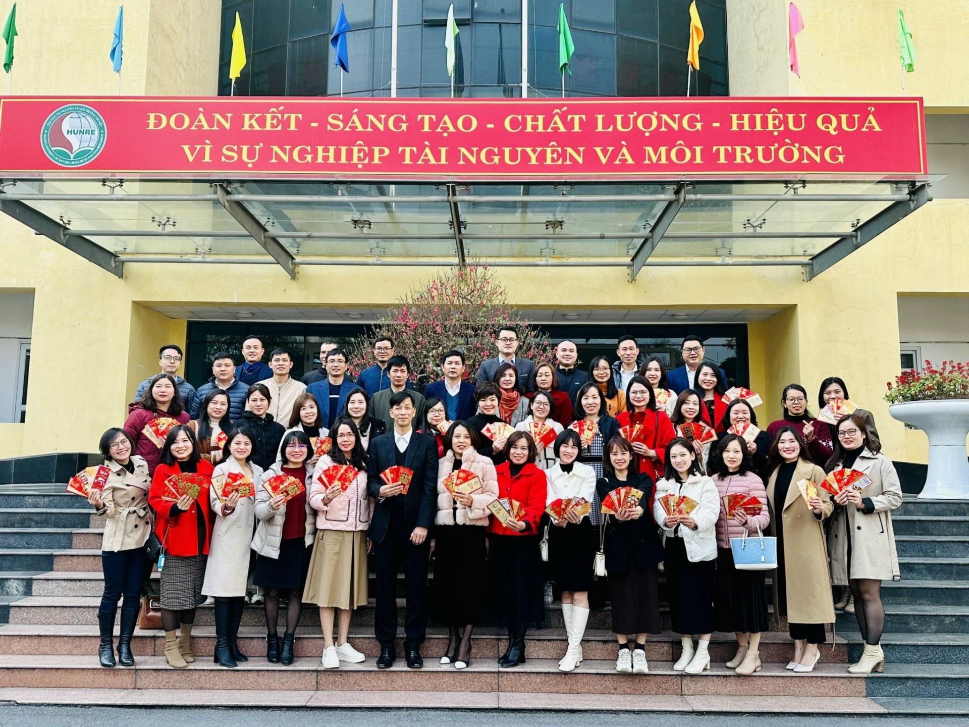 GIỚI THIỆU VỀ KHOA QUẢN LÝ ĐẤT ĐAI