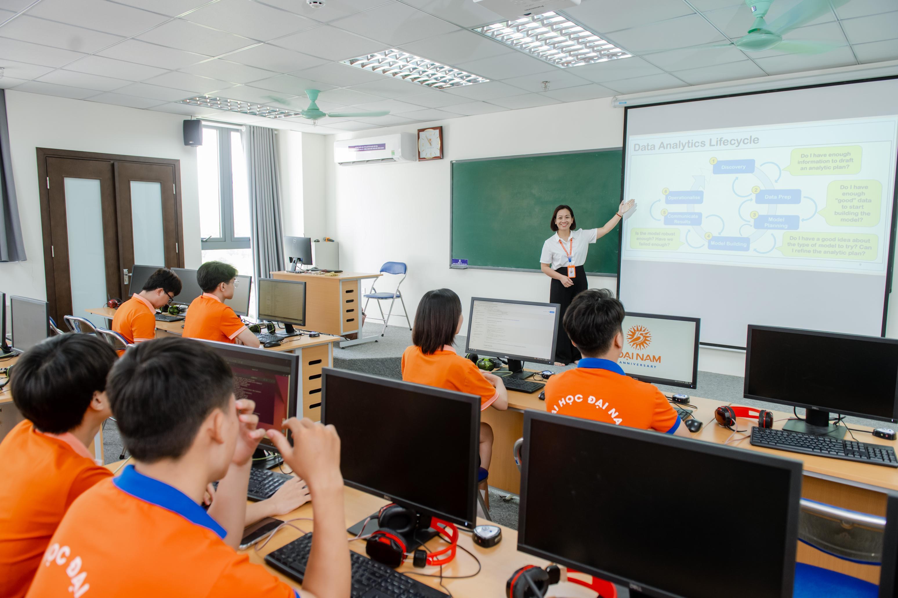 Học ngành Hệ thống thông tin ra trường làm gì, ở đâu, lương bao nhiêu?