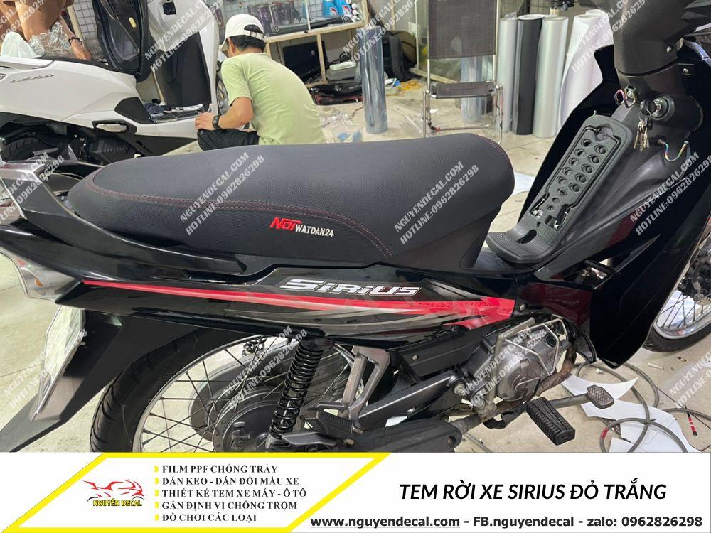 Tem rời xe Sirius đỏ trắng