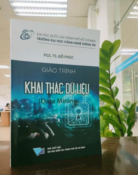 Giới thiệu sách “Khai thác dữ liệu” (Data Mining)