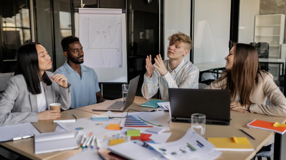 Marketing và Communication – Bạn hiểu gì về 2 ngành học đang “Hot” này?