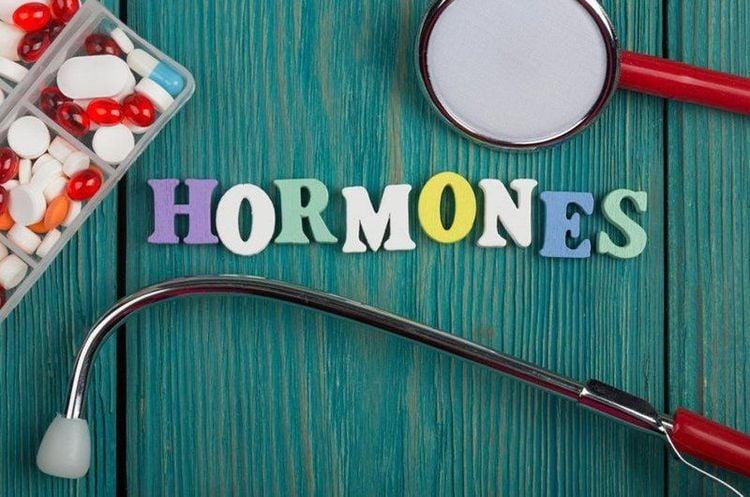 Thay đổi hormone là một trong những nguyên nhân khiến phụ nữ nhạy cảm khi tới chu kỳ