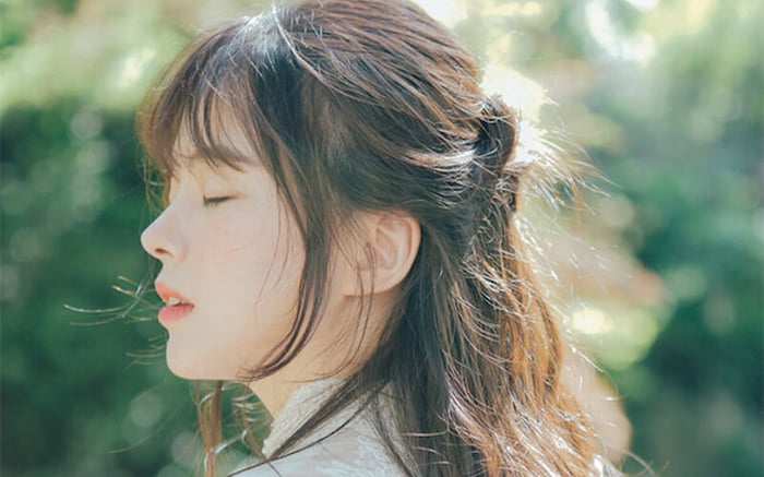 Mẹo buộc tóc cho gương mặt tròn giúp 'nâng tầm vẻ đẹp' một cách nhanh chóng