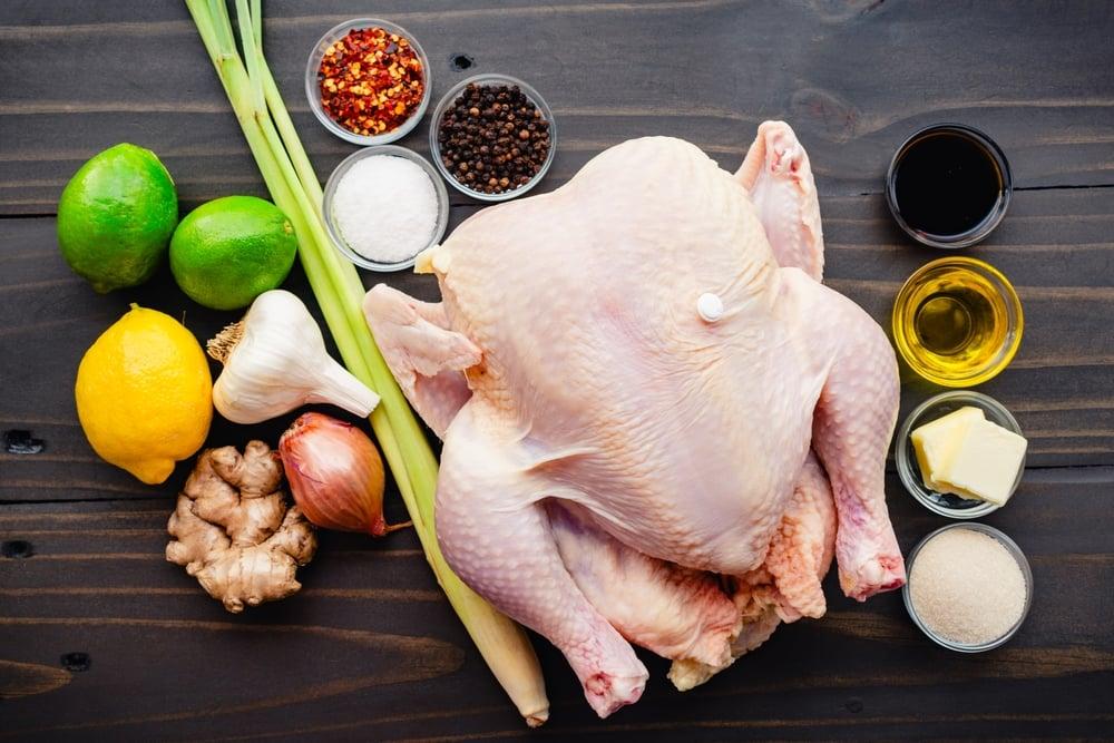 Cách làm gà ủ muối vàng giòn, đượm vị, phù hợp với người bệnh mạn tính