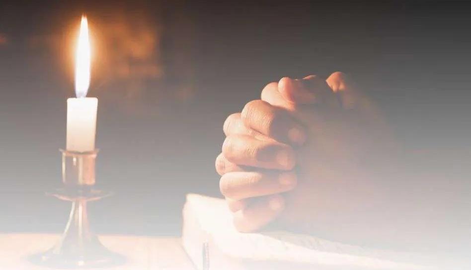 nến bái quan trong tang lễ