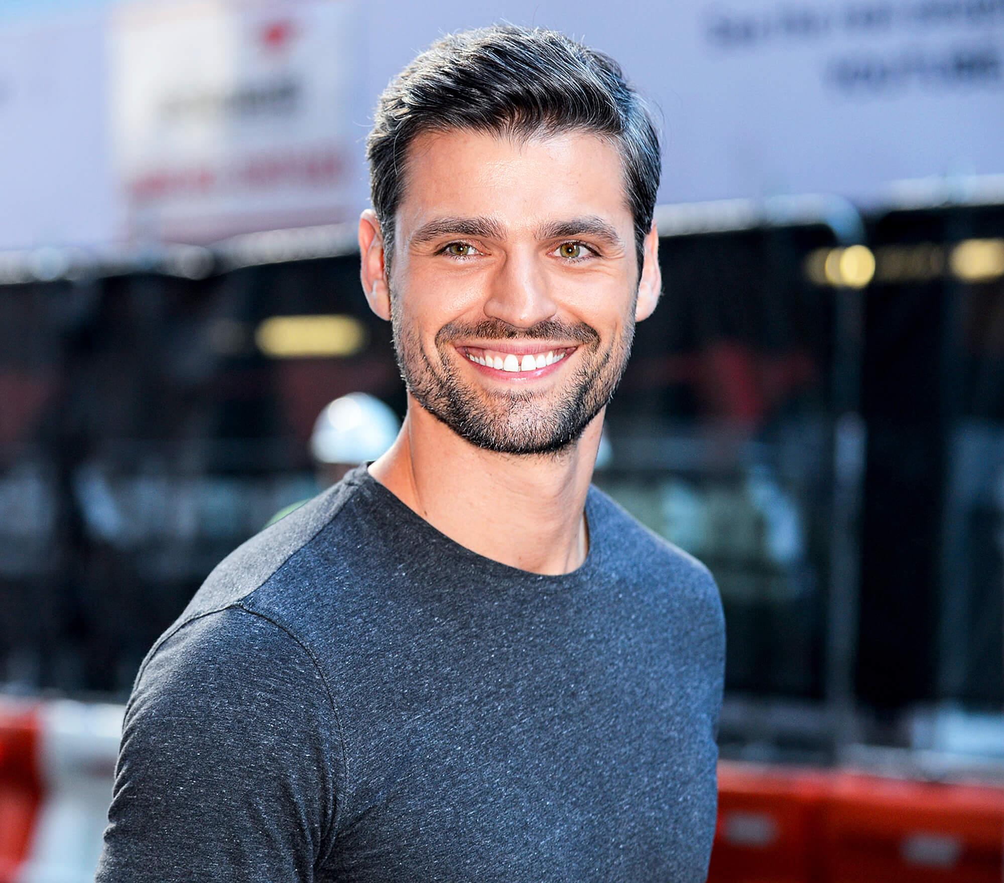 Cách nhuộm tóc đen khói giản tại nhà cho bạn Nam