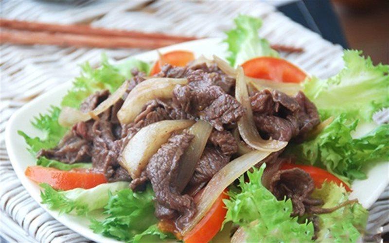 Thịt bò mỹ xào hành tây