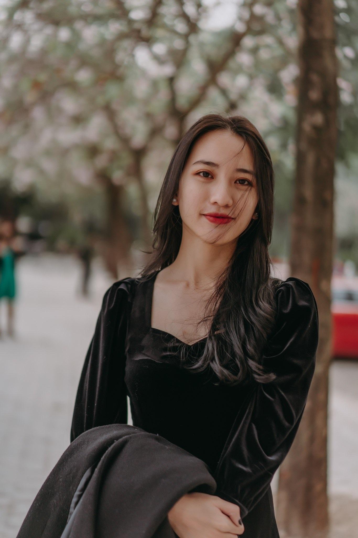 Thủ khoa trường ĐH Ngoại thương và "bí kíp" giảm cân nhờ việc... học