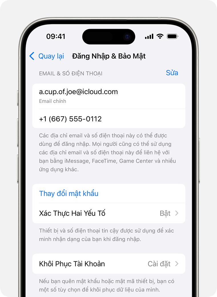 Trong phần cài đặt của Tài khoản Apple, tìm số điện thoại và địa chỉ email bạn có thể dùng để đăng nhập vào Tài khoản Apple của mình