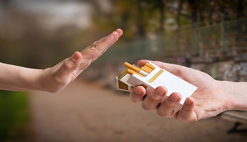 Từ bỏ thuốc là cách khắc phục rụng tóc ở nam giới