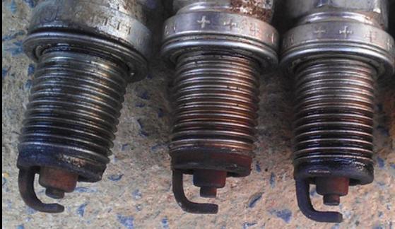 Bugi bẩn hoặc kém chất lượng là nguyên nhân gây ra bình bông mai bị hụp ga cuối. Ảnh: nguồn trên mạng
