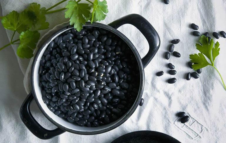 Đậu đen ngâm rượu chữa liệt dương cực tốt nam giới nên thử