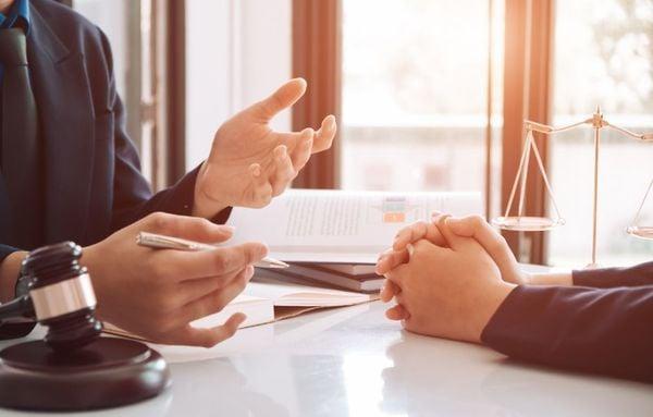 Lương Luật sư có thể không giới hạn nếu nhận tư vấn, bào chữa cho các vụ kiện lớn.