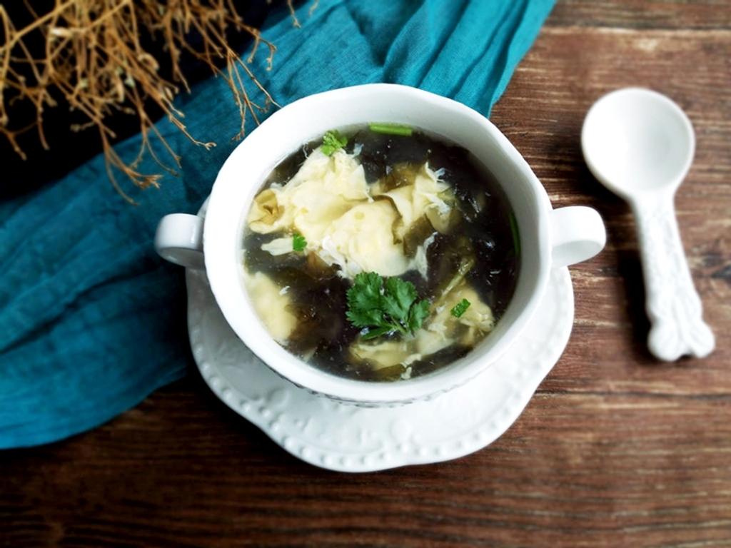 CÁCH NẤU CANH RONG BIỂN VỚI TRỨNG GÀ