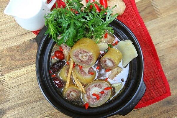 Hướng dẫn cách nấu lẩu đuôi bò thuốc bắc bổ dưỡng dễ làm tại nhà