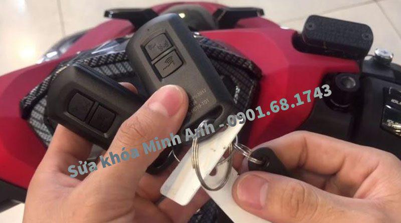 Cách mở khóa xe Vario khi mất chìa khóa