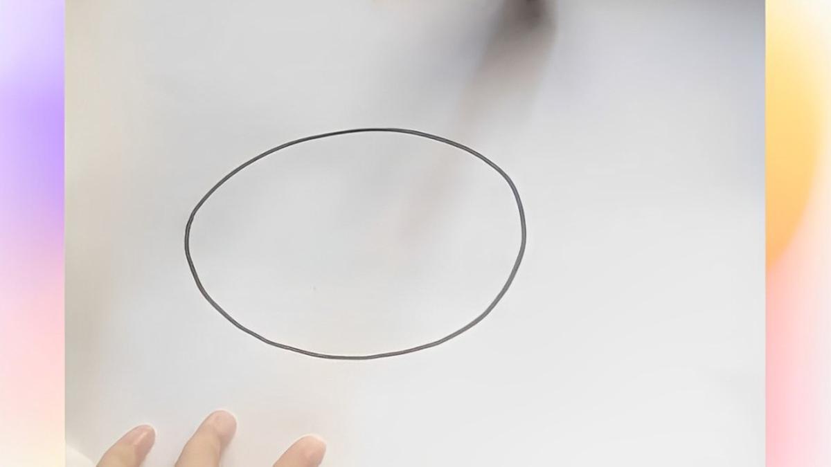 Cách vẽ con cá đơn giản cho bé bước 1