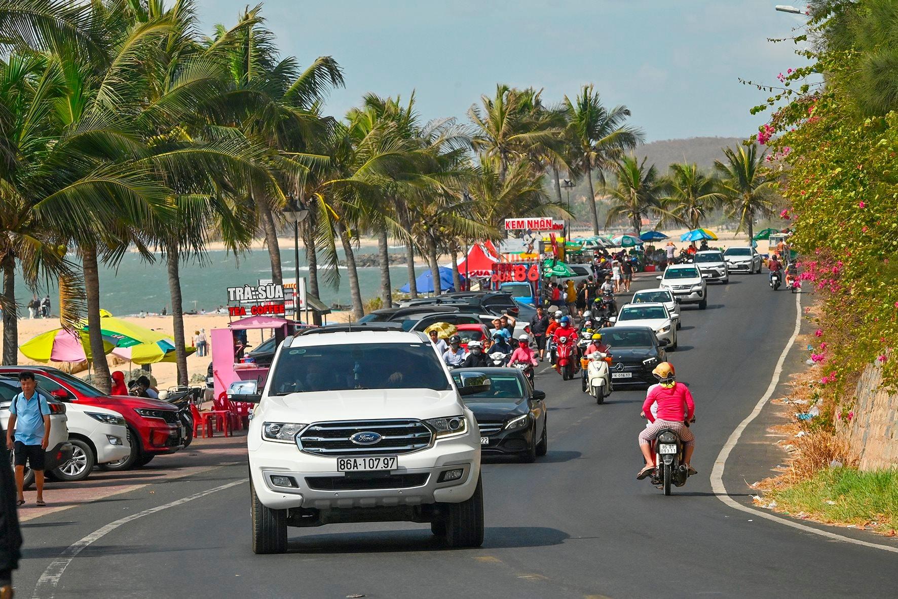 Thắng cảnh bãi đá “Ông Địa”