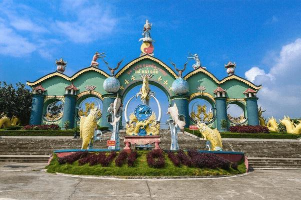 [Tìm hiểu] Hồ Núi Cốc Thái Nguyên có những trò chơi gì?