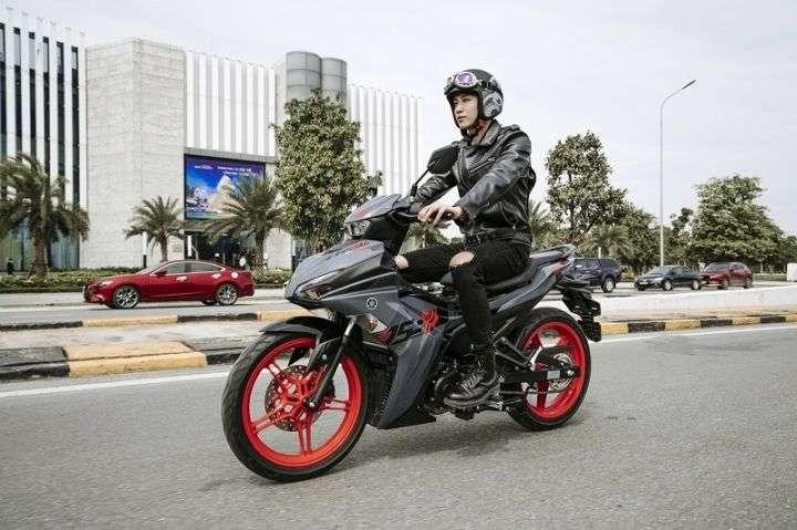 Xe Máy Yamaha Exciter 155 Phiên bản GIỚI HẠN (Xám mâm đỏ)