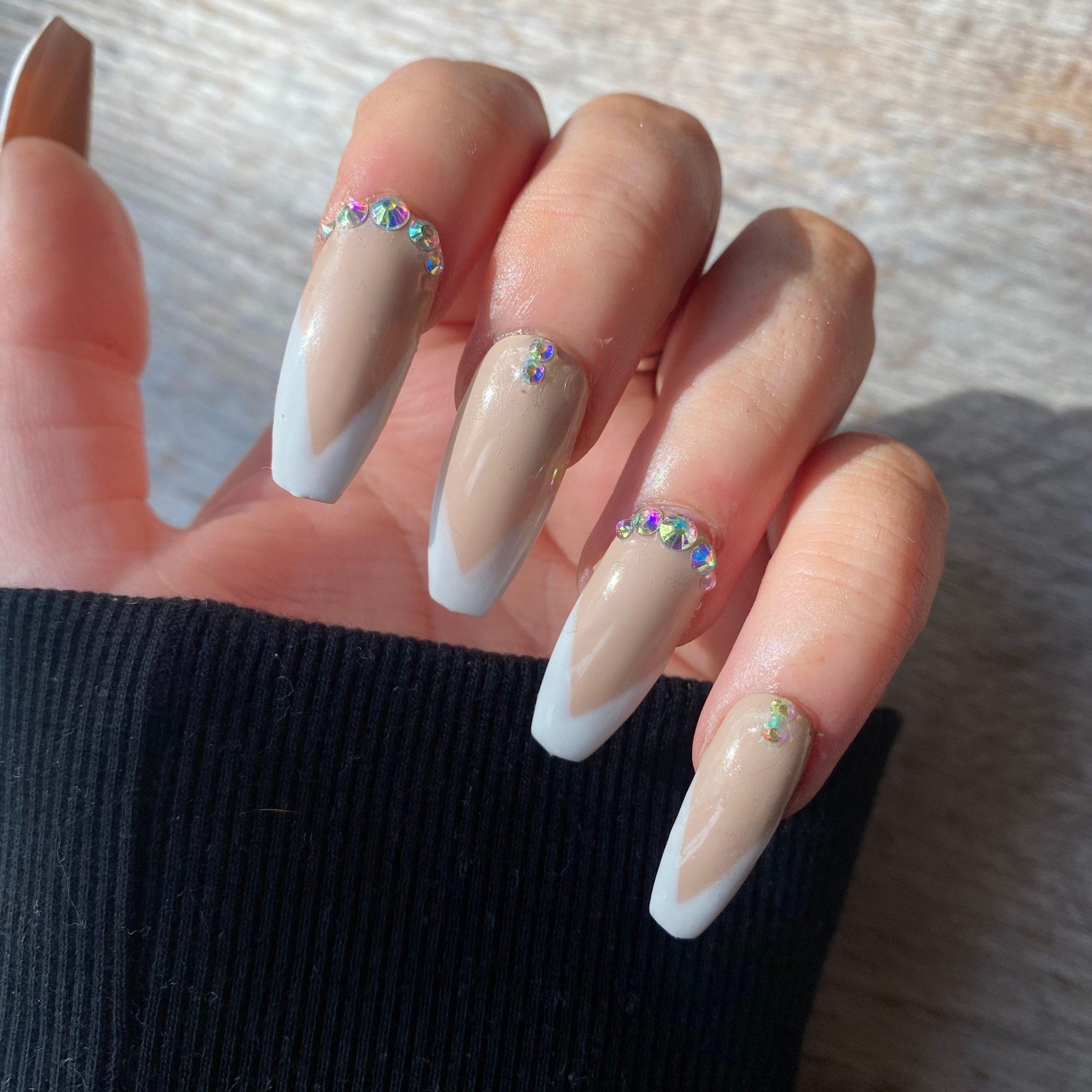 Mẫu nail đẹp thập niên 90 trở lại đường đua Hè 2022