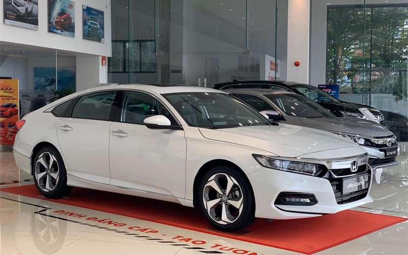 Honda Accord 2022 màu Trắng: giá lăn bánh, hình ảnh thực tế