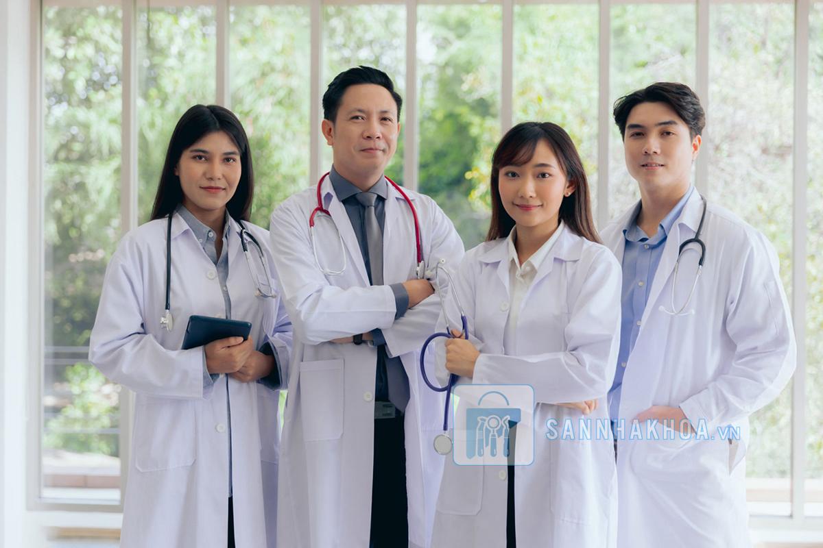 Từ ghế giảng đường đến ghế nha khoa: Lộ trình xây dựng sự nghiệp Nha sĩ