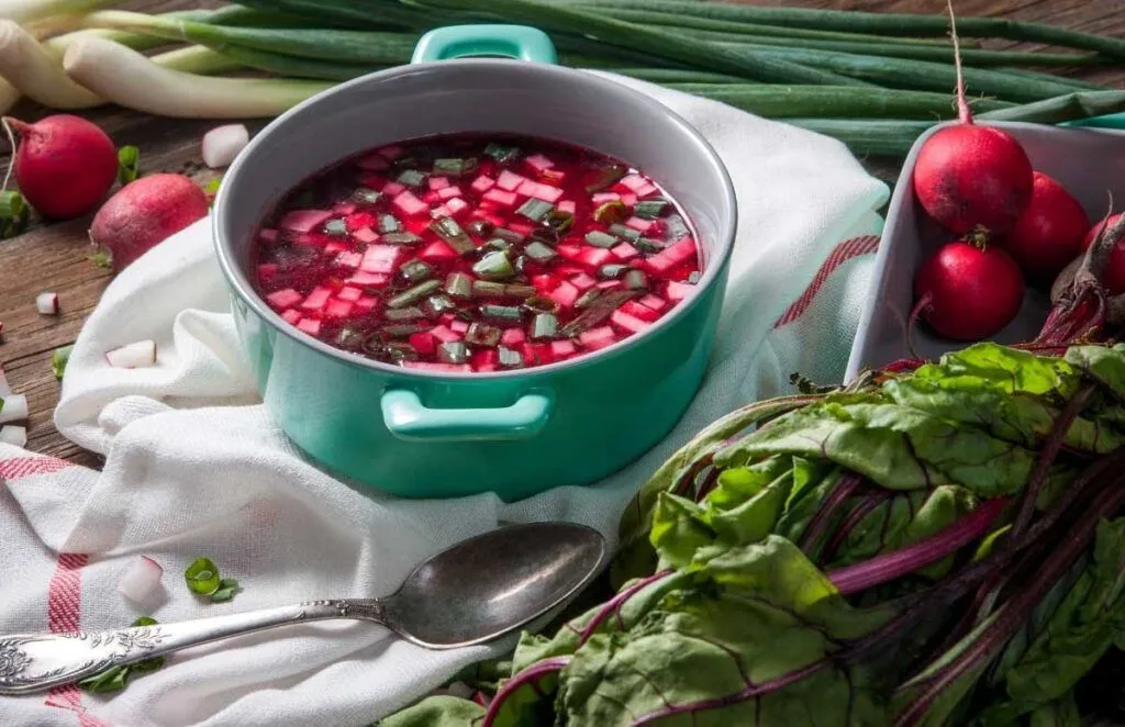 Những điều cần biết về củ cải đỏ: công dụng, kiêng kỵ và lưu ý khi sử dụng