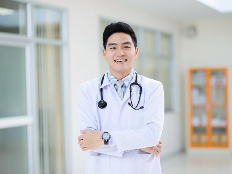 Học Bác Sĩ Bao Nhiêu Năm? Giải đáp thắc mắc về ngành Y đa khoa