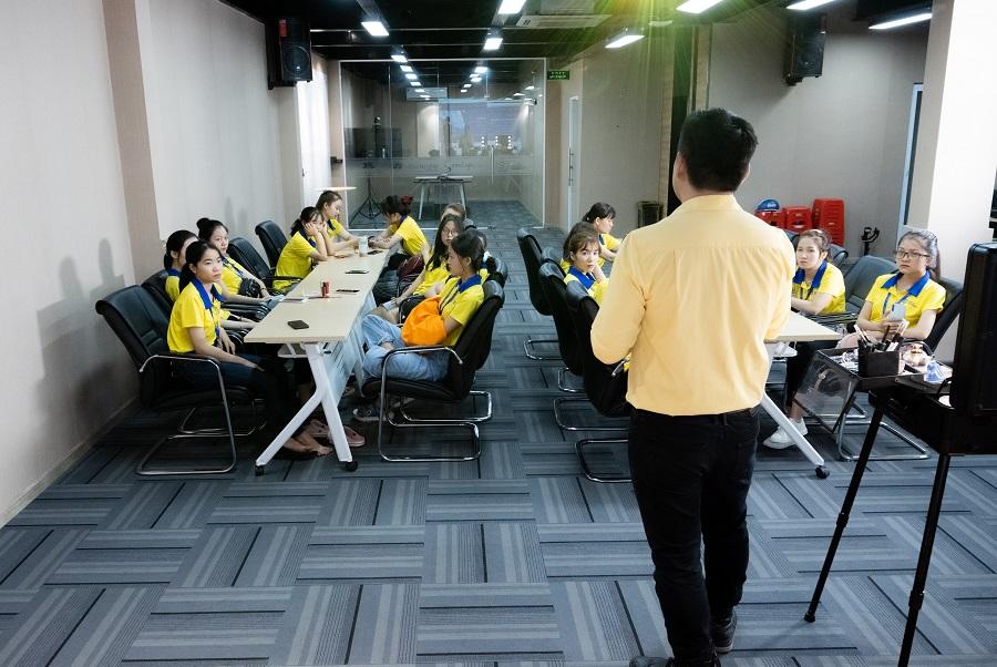 Top 18+ ngành học nhẹ nhất có thu nhập ổn định 2025