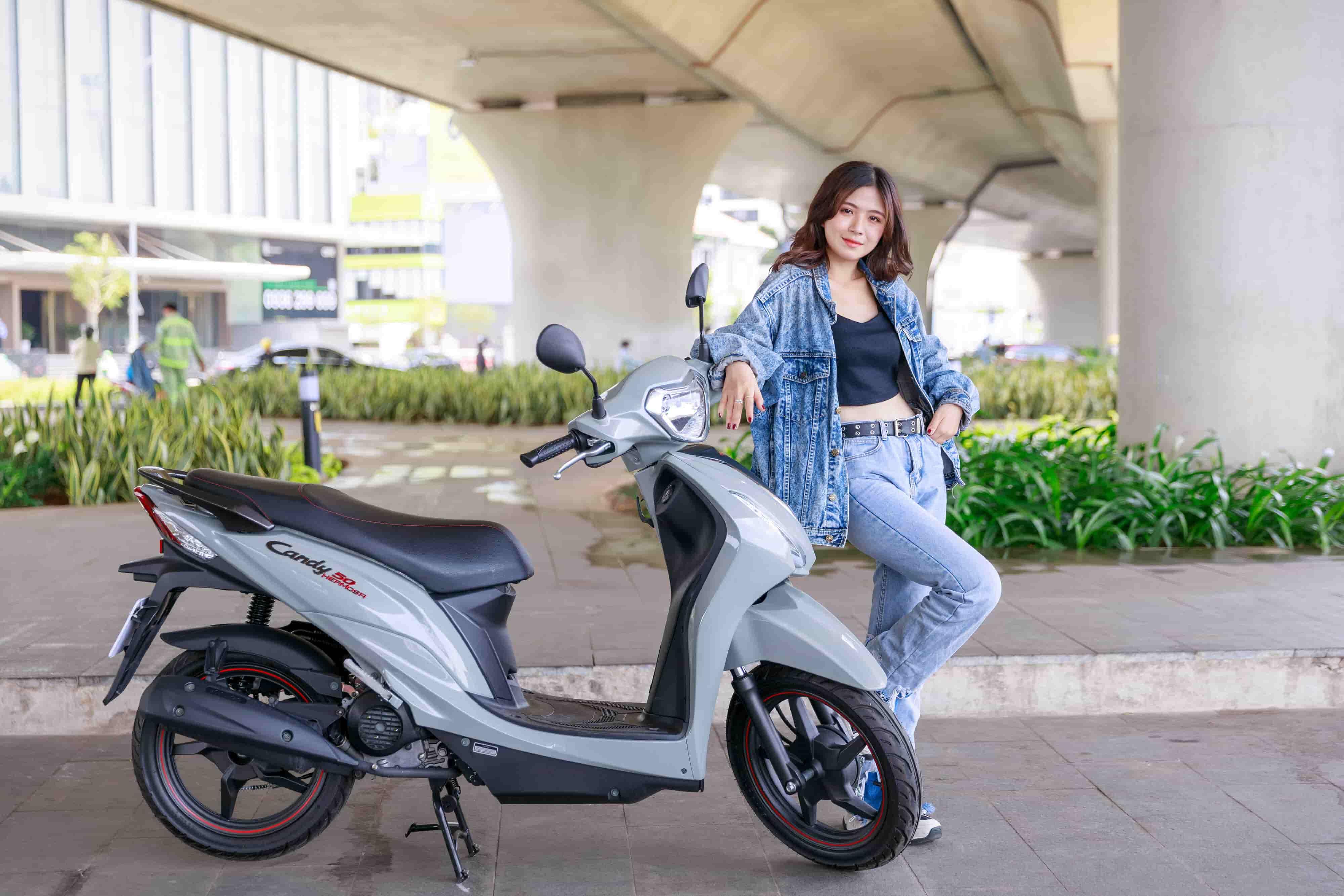 Xe Tay Ga 50cc Chạy Xăng Lựa Chọn Phù Hợp Cho Học Sinh Và Người Đi Làm