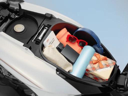 Hướng dẫn chi tiết Cách mở cốp xe Janus