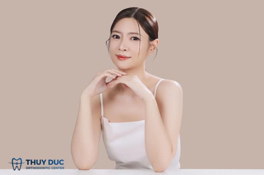 Các kiểu khuôn mặt nữ và cách trang điểm, làm tóc phù hợp