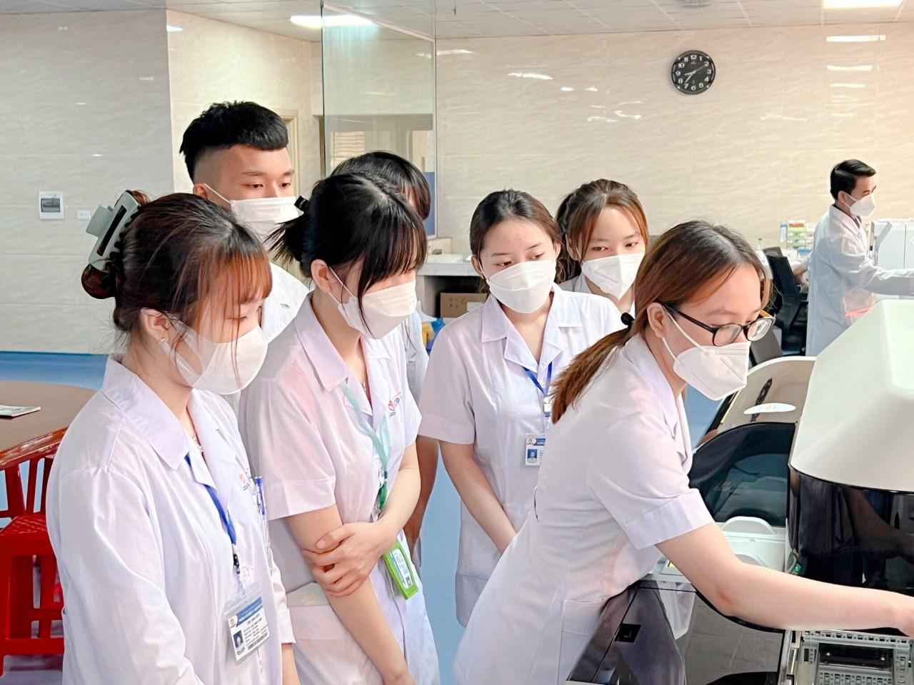 Giải Đáp Thắc Mắc: Sinh Viên Y Năm Nhất Học ...