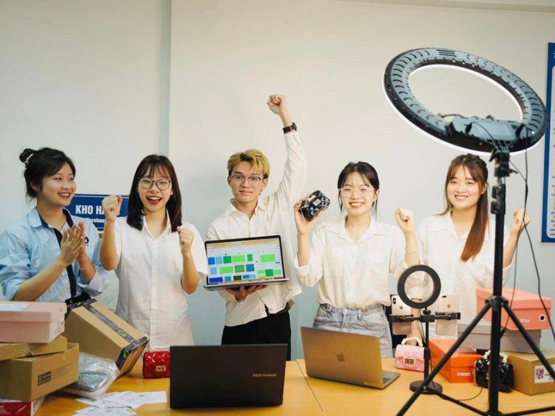 Phân Biệt Ngành Truyền Thông Đa Phương Tiện Và Báo Chí: Cơ Hội 2025 Và Lựa Chọn Phù Hợp