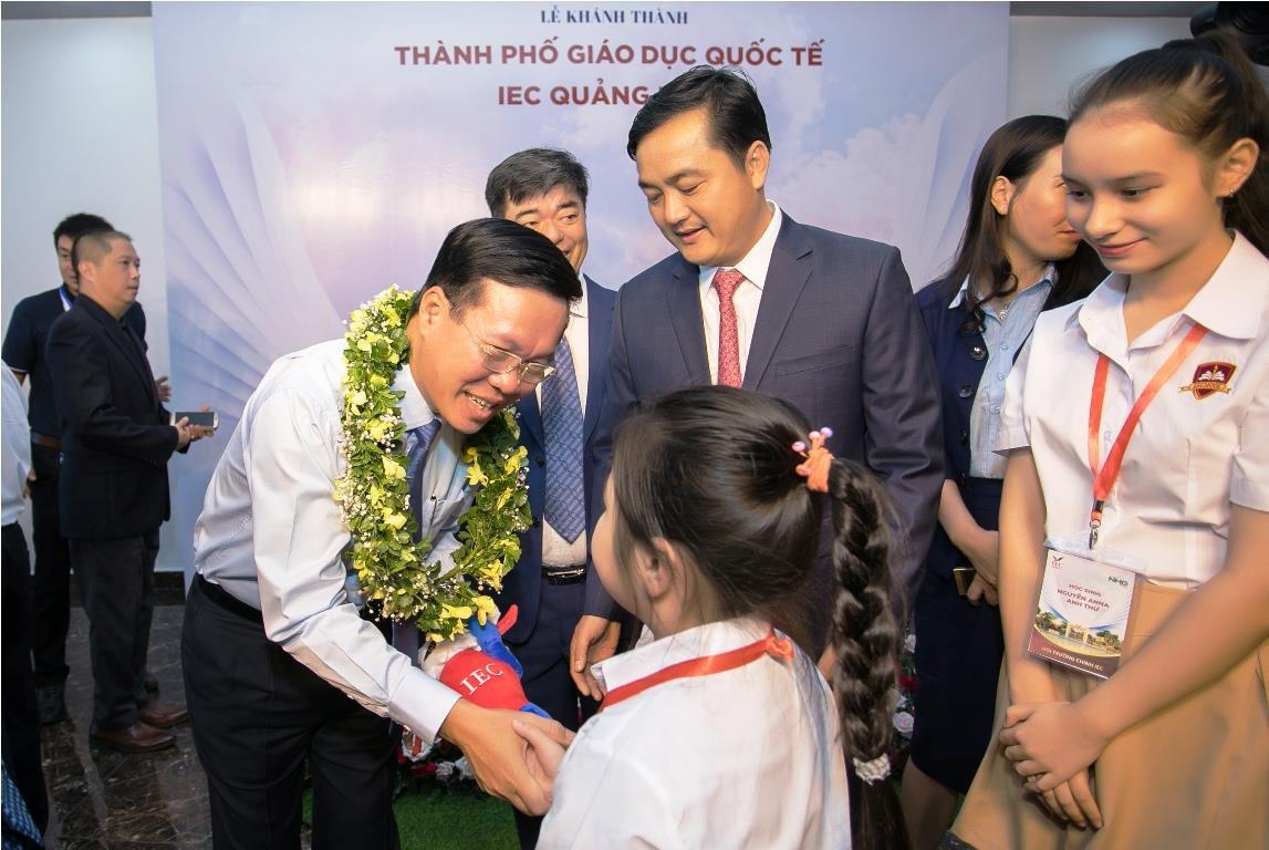 Cùng 1.000 học sinh đi xem thành phố giáo dục lớn nhất miền Trung